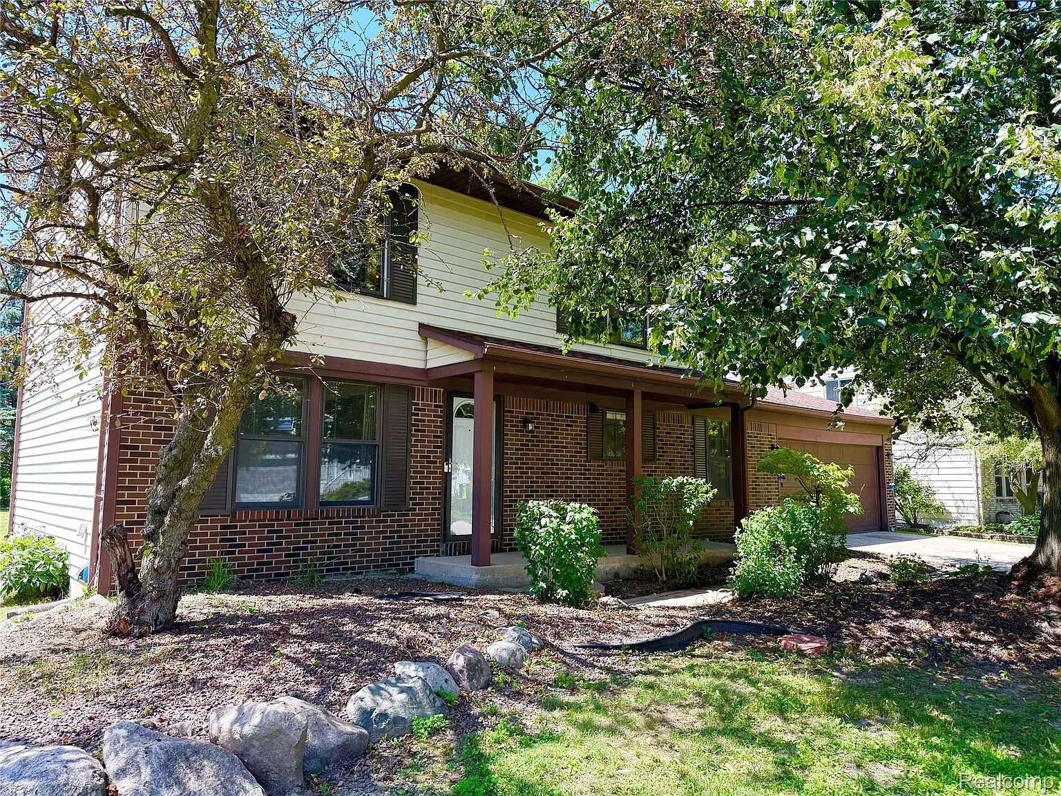 23533 Nilan Dr, Novi, MI 48375